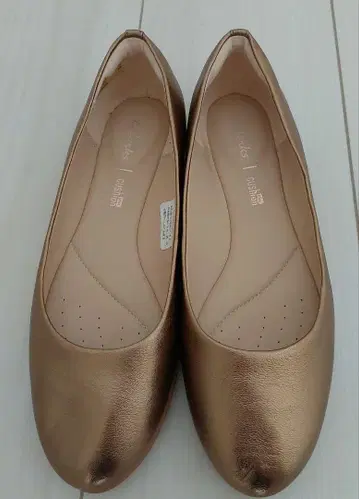 Clarkso 골드 플랫슈즈 22.5cm