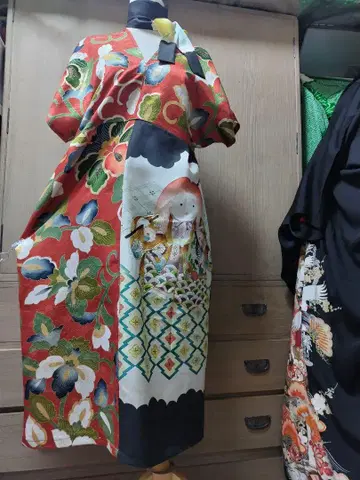 후리소데와 축하복 빈티지 리메이크 튜닉 원피스입니다.