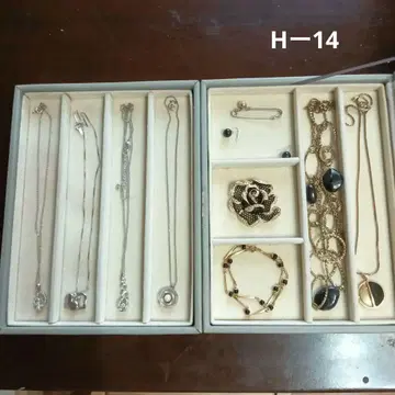 생전 정리 액세서리 모음, 목걸이, 팔찌, 귀찌 모노톤