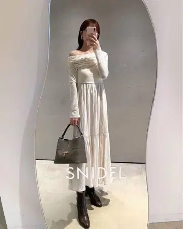 SNIDEL 오프숄더 컷 원피스