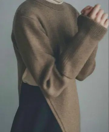 CLANE SLANT CUT KNIT TOPS