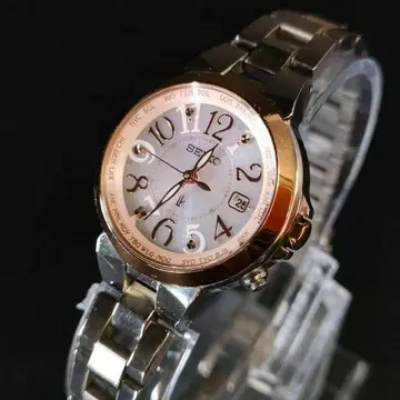 새상품급 SEIKO 세이코 루키아 1B25 핑크 골드 솔라 손목시계