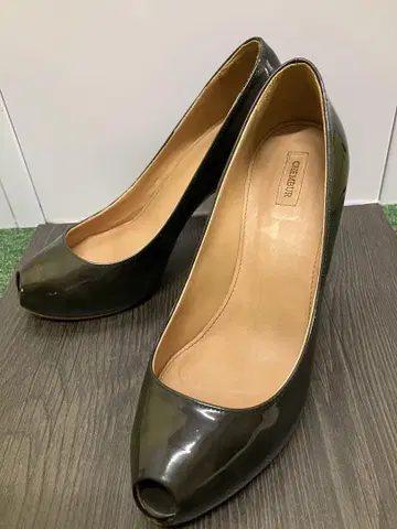 CHEMBUR 다크 그레이 오픈토 하이힐