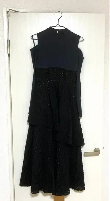 [ 새상품급 ] dazzlin 백리본 티어드 콤비 원피스 블랙 M
