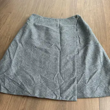 마가렛호웰 그레이 랩 스커트