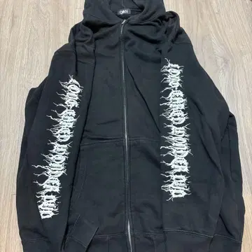 QOOZA x 시나모롤 콜라보 블랙 후드티 그래픽 디자인