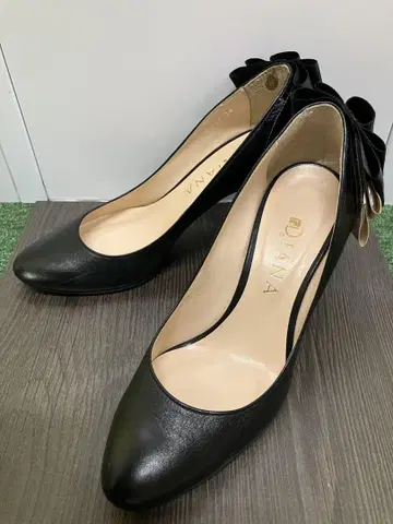 DIANA 블랙 리본 포함 하이힐