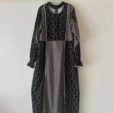 HARE 기하학 패턴 긴팔 롱 원피스
