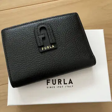 FURLA 이단 접이식 지갑 블랙