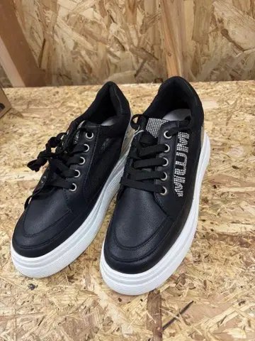 MUUM 블랙 큐빅 스니커즈