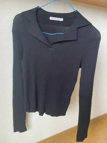리브 편직 블랙 긴팔 상의