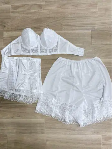 [새상품급] E65 세모아 브라이덜 이너 3세트