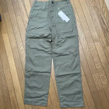JOHNBULL 카키 와이드 치노 팬츠 백 포켓 부착