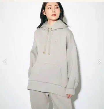 그레이스 콘티넨탈 카르제 로고 자수 후드티 카키 후드티