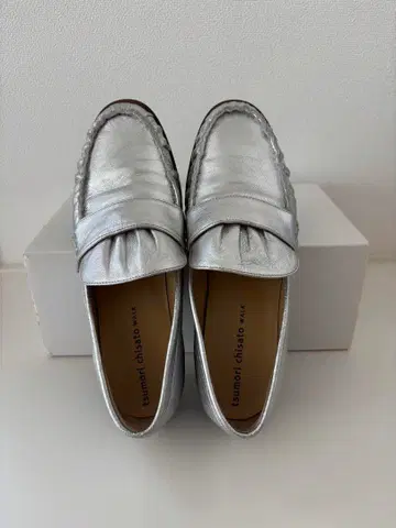 츠모리치사토 로퍼 실버