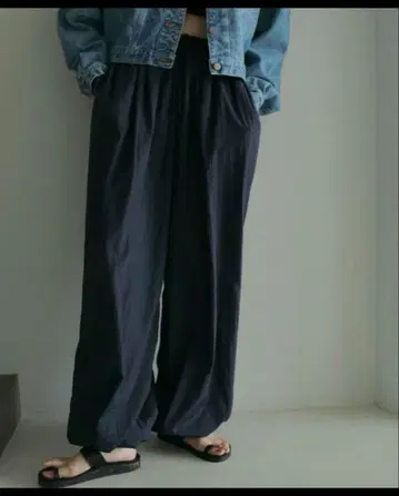 안누크 나일론 볼륨 팬츠 네이비 38