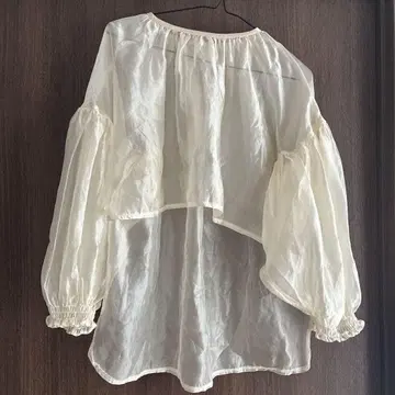 아이보리 시어 소재 긴팔 튜닉