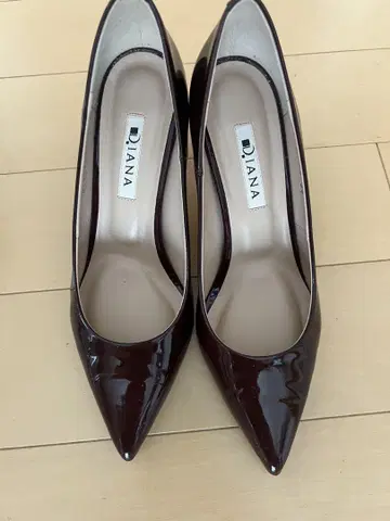 다이애나 펌프스 24cm