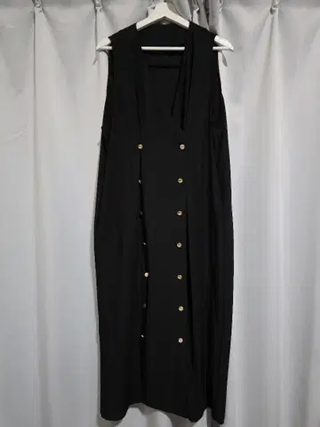 블랙 슬리브리스 롱 베스트