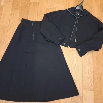 Y's 네이비 스커트와 자켓 세트
