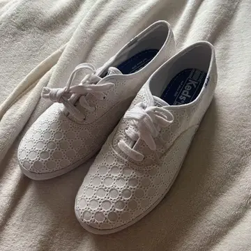 Keds 화이트 레이스 스니커즈