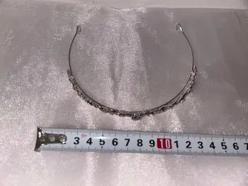 크리스탈 장식의 꽃 무늬 티아라 결혼식