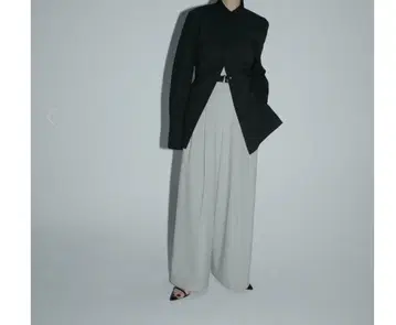 Louren 백 오픈 쉐이프 셔츠