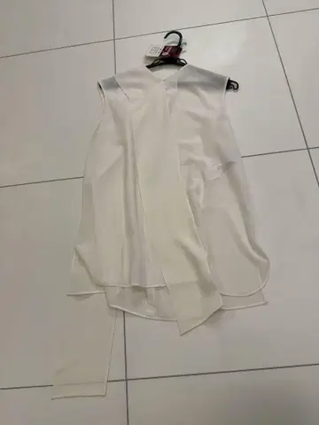 JOSEPH 조셉 화이트 슬리브리스