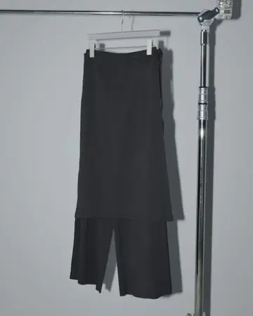안느크 Layered Cut Pants T-shirts