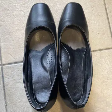 블랙 중간 힐 펌프스 23cm