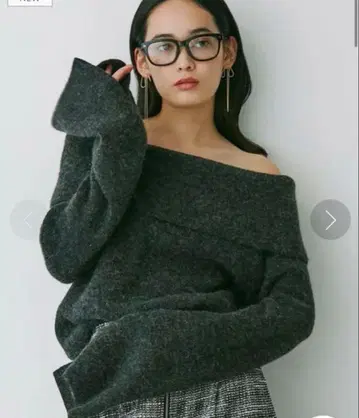 새상품급 라그나문 오프숄더 니트