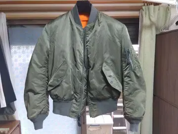 ALPHA INDUSTRIES MA-1 플라이트 자켓 올리브 그린
