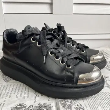 Alexander McQueen 오버사이즈 스니커즈