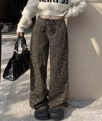 레오파드 무늬 레오파드 무늬 데님 팬츠