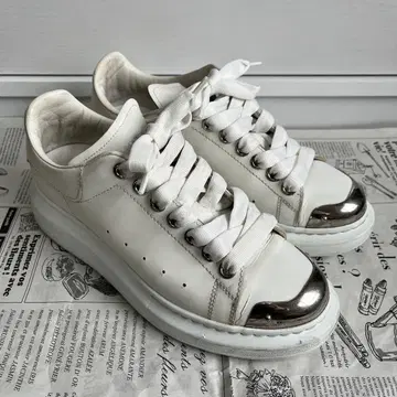 Alexander McQueen 오버사이즈드 스니커즈