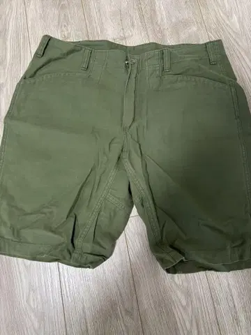 TENDERLOIN FATIGUE SHORTS 그린 L