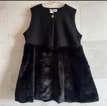 새상품 [ M ] 블랙 하프 퍼 베스트 코트 멋쟁이 여자 가을 겨울 패션