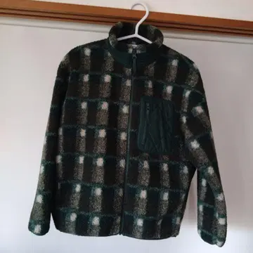 유니클로 플리스 자켓 그린 계열 체크 무늬