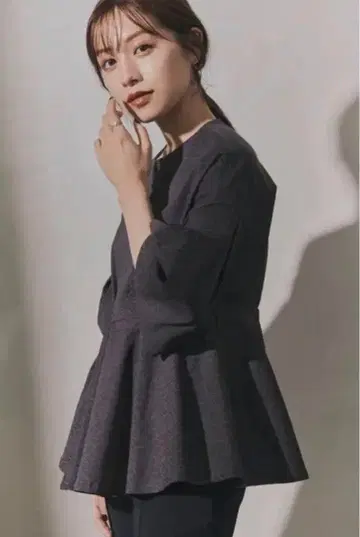 L'Or Constructive Sleeve Blouse Black