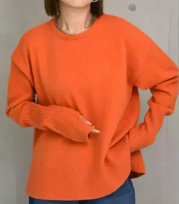미사용 새상품 리디 손가락 구멍 크루넥 기모 니트 풀오버 오렌지 니트
