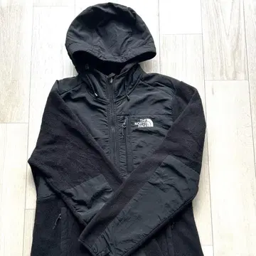 THE NORTH FACE 후드 부착 블랙 자켓