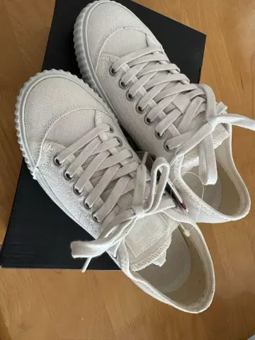 오니츠카타이거 23.5cm 화이트 캔버스 로우컷 스니커즈