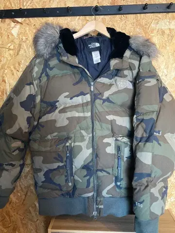THE NORTH FACE 카모플라쥬 다운 자켓 XL/TG