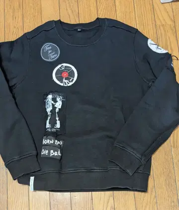 AKA SIX SIMON BARKER BLACK SWEAT L