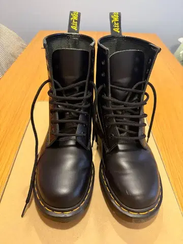닥터마틴 8홀 US7 UK5 24cm