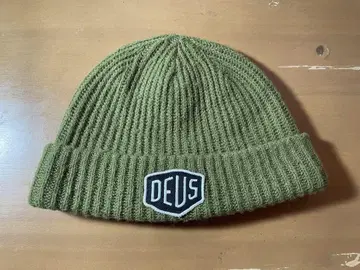 DEUS 니트 모자 올리브 그린