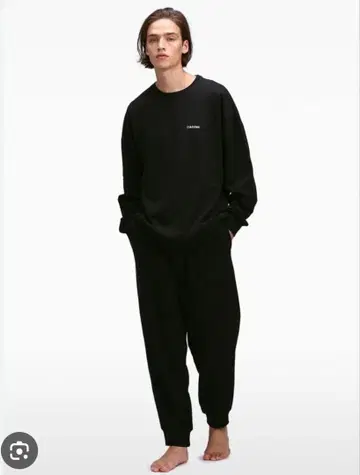 [ 완판템 ] Calvin Klein 블랙 맨투맨