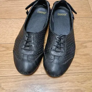 CAMPER 블랙 플랫슈즈 36