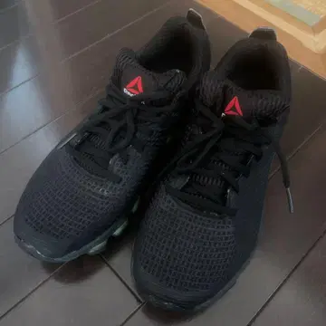 REEBOK 리복 JETFUSE 스니커즈 블랙 사이즈 25.5cm