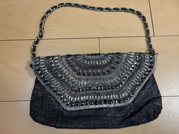 다크 그레이 자수 비즈 핸드백